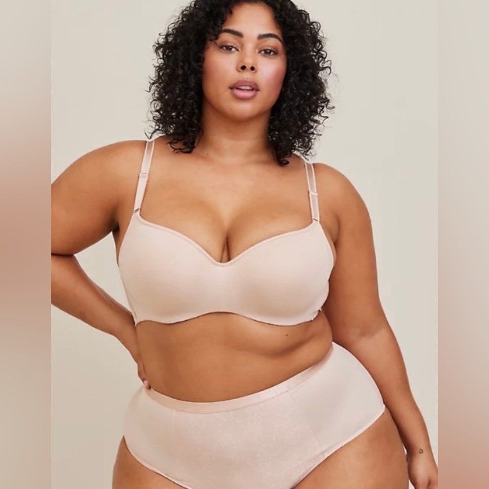 EUC Torrid Curve Nude Lightly Lined Balconette Bra size 52C